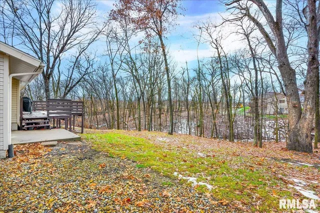 $249,900 | 104 Hawthorne Court, Dahinda, IL 61428