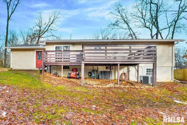 $249,900 | 104 Hawthorne Court, Dahinda, IL 61428