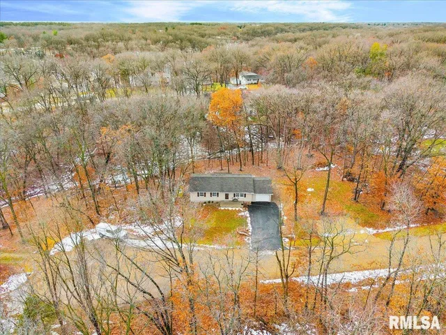 $249,900 | 104 Hawthorne Court, Dahinda, IL 61428