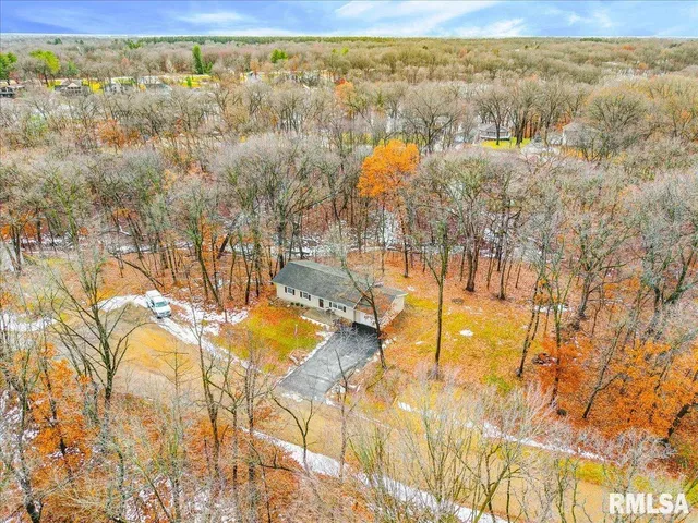 $249,900 | 104 Hawthorne Court, Dahinda, IL 61428