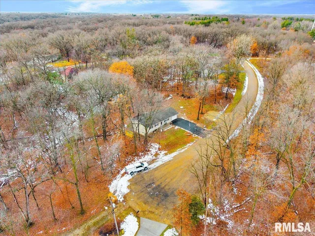 $249,900 | 104 Hawthorne Court, Dahinda, IL 61428