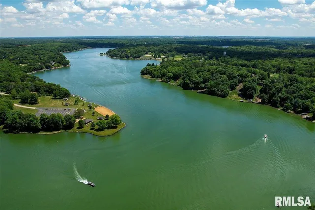 $249,900 | 104 Hawthorne Court, Dahinda, IL 61428