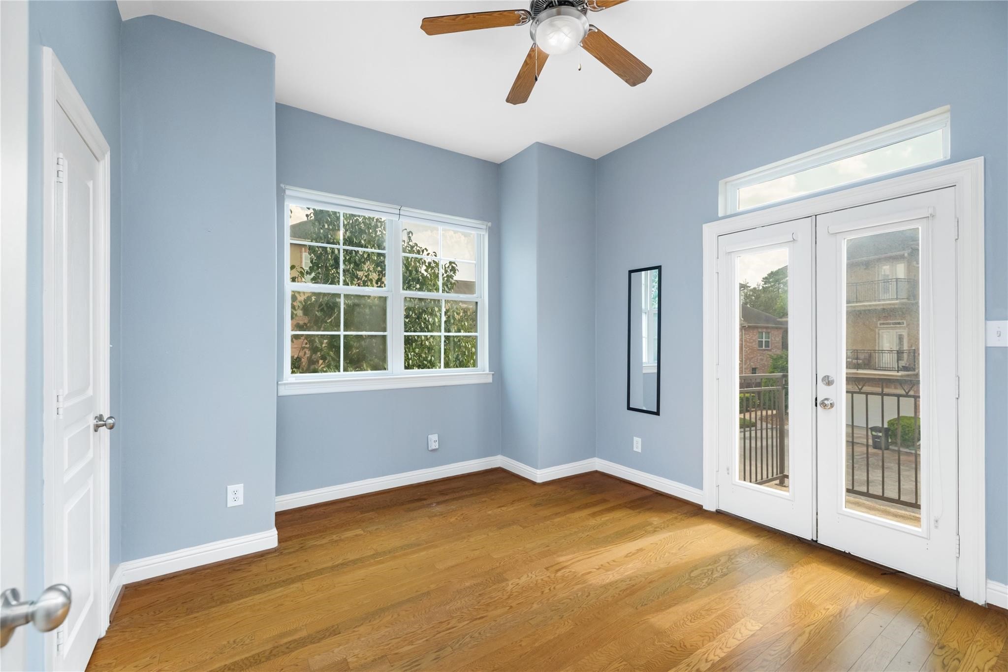 53 Versante Court Houston, TX 77070 - Photo 13 of 30 a view of an empty room with a window