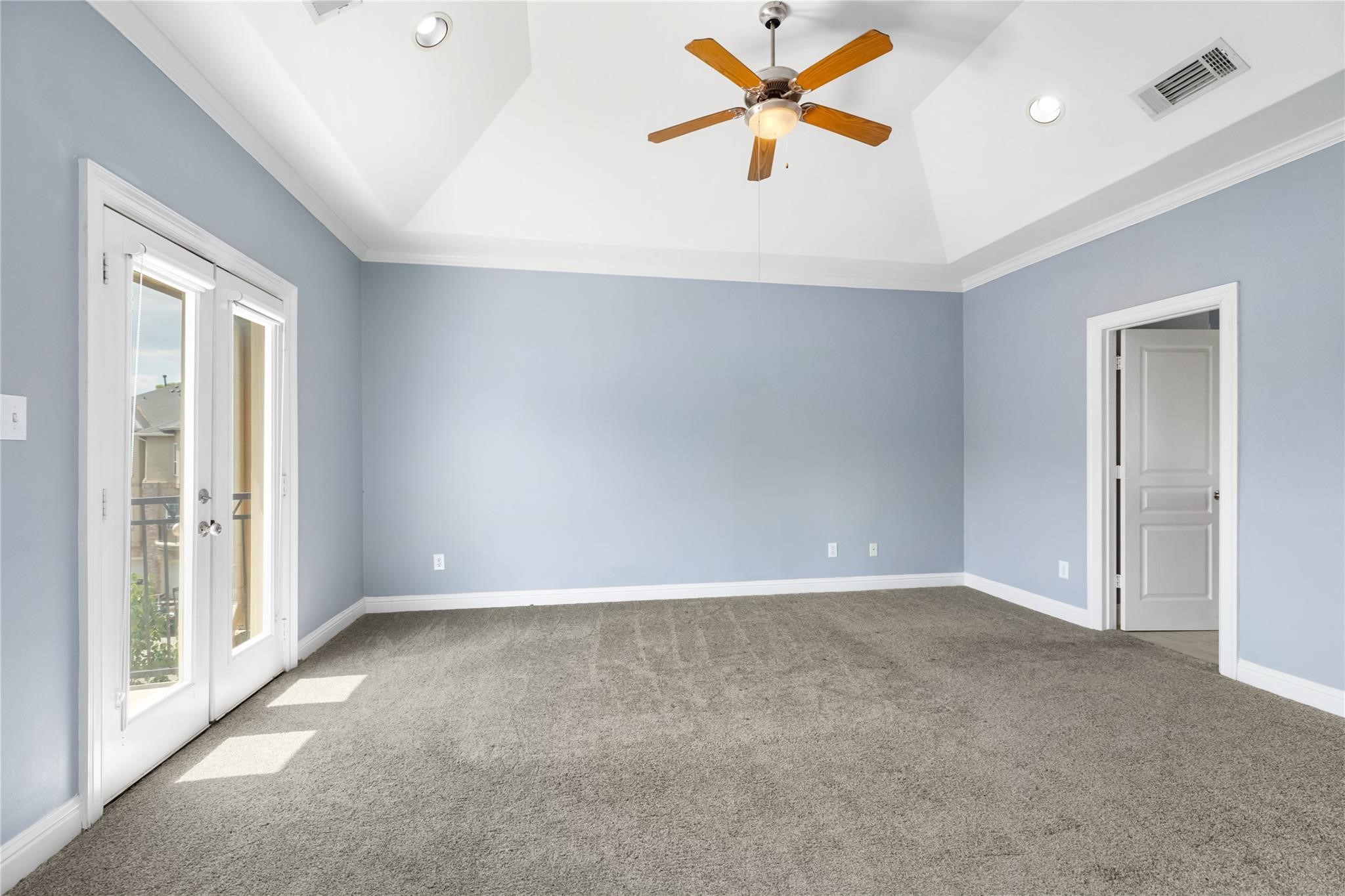 53 Versante Court Houston, TX 77070 - Photo 17 of 30 wooden floor in an empty room with a window