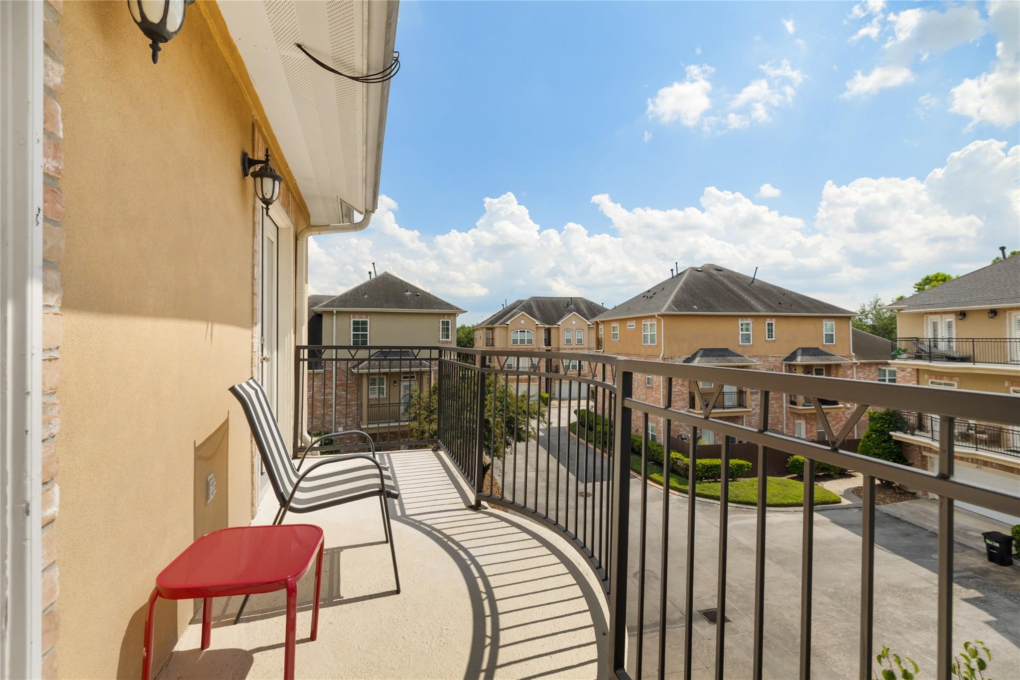 53 Versante Court Houston, TX 77070 - Photo 21 of 30 a view of a balcony with furniture