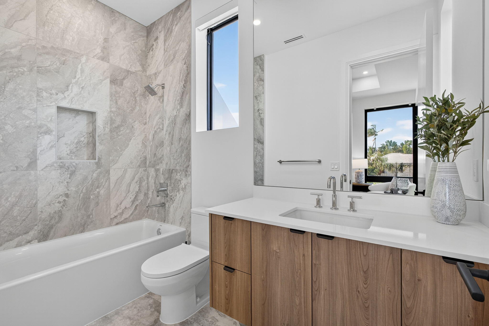 123 Murray Road West Palm Beach, FL 33405 - Photo 35 of 62 Bathroom for 2nd Bedroom