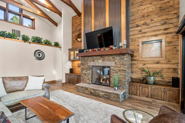 $1,995,000 | 56604 Sunstone Loop, Unit 151, Bend, OR 97707