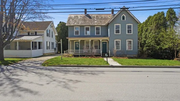 $450,000 | 82 Elm Street, Manchester, VT 05255