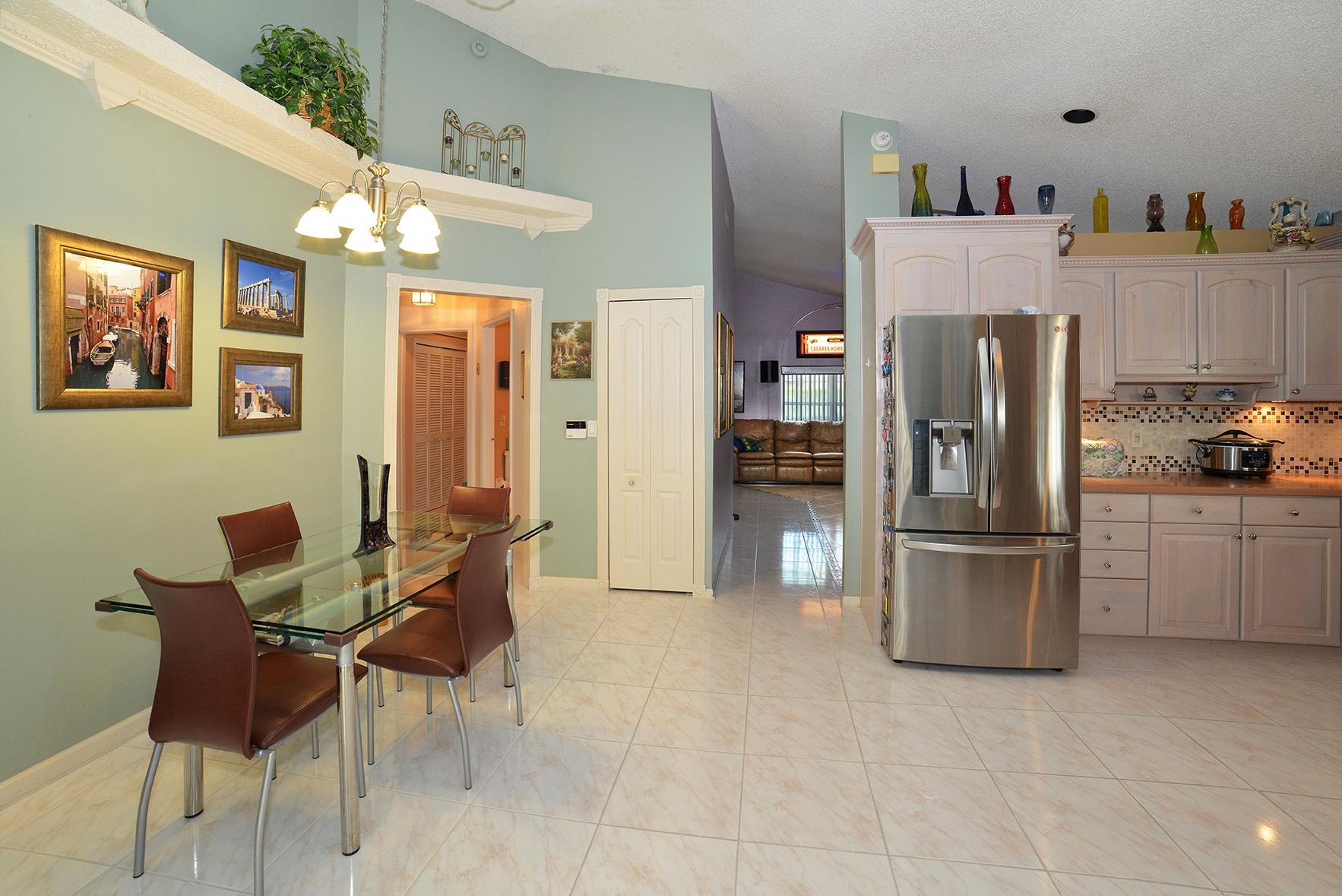 10684 Plainview Circle Boca Raton, FL 33498 - Photo 11 of 22 Dining Room