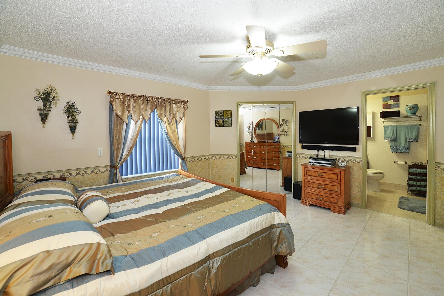 10684 Plainview Circle Boca Raton, FL 33498 - Photo 15 of 22 Master Bedroom