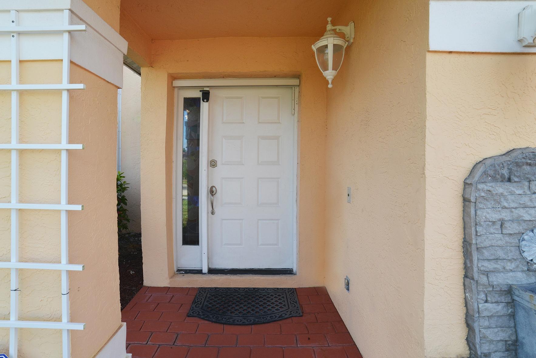 10684 Plainview Circle Boca Raton, FL 33498 - Photo 3 of 22 Entrance