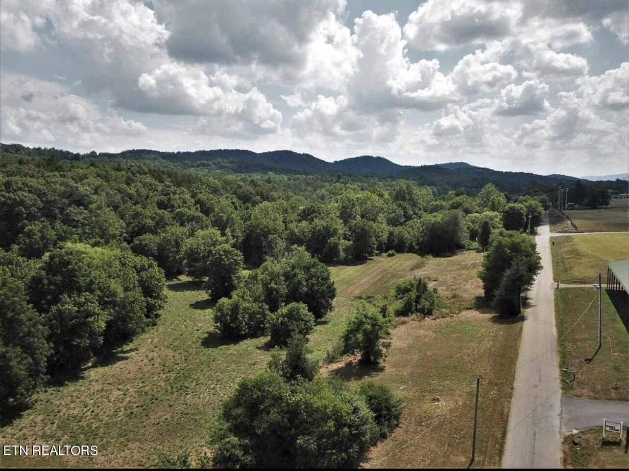 297-329 Bryan Road Rutledge, TN 37861 - Photo 4 of 12 IMG_2946
