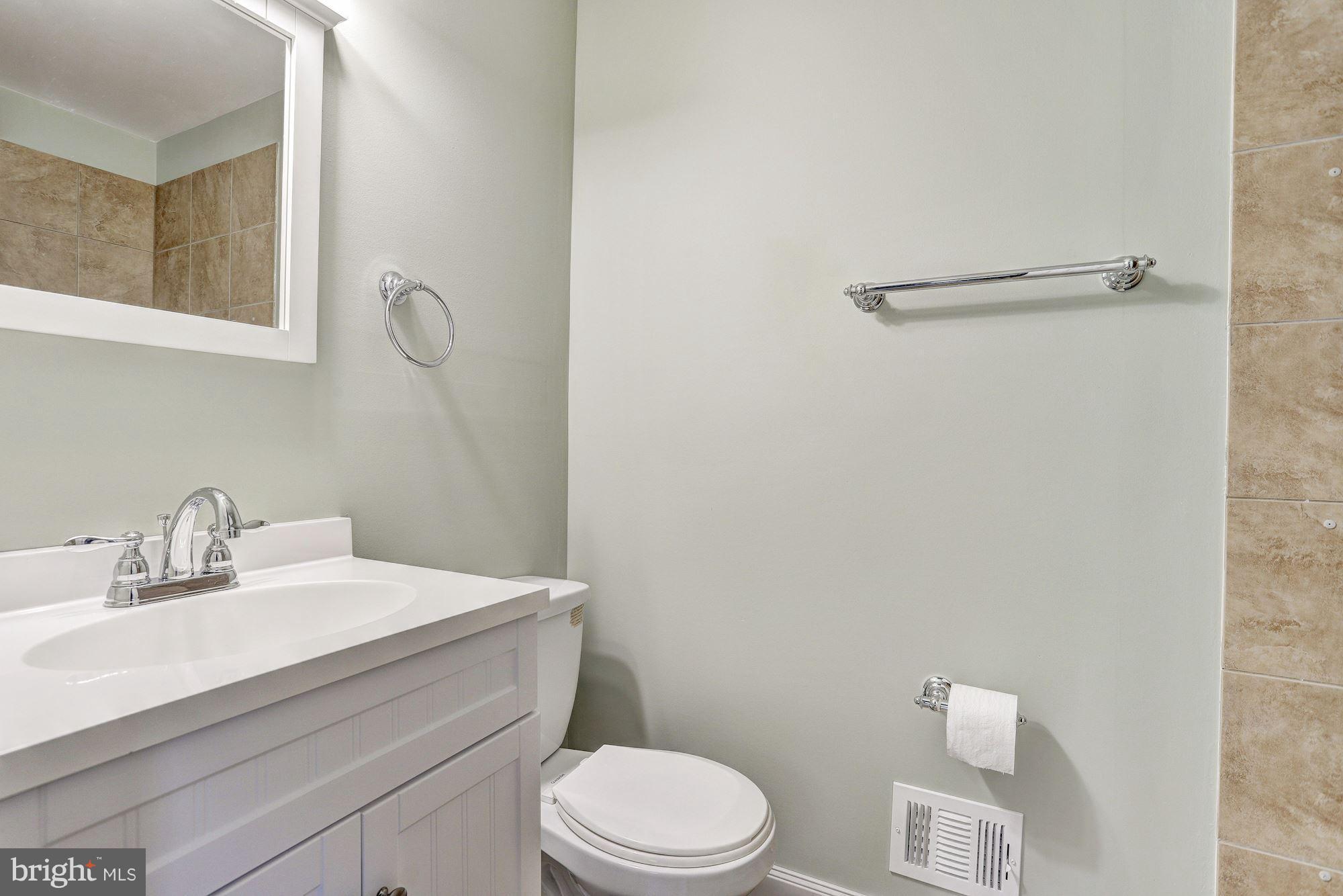 5821 Humblebee Road Columbia, MD 21045 - Photo 18 of 30 Bath (Master)