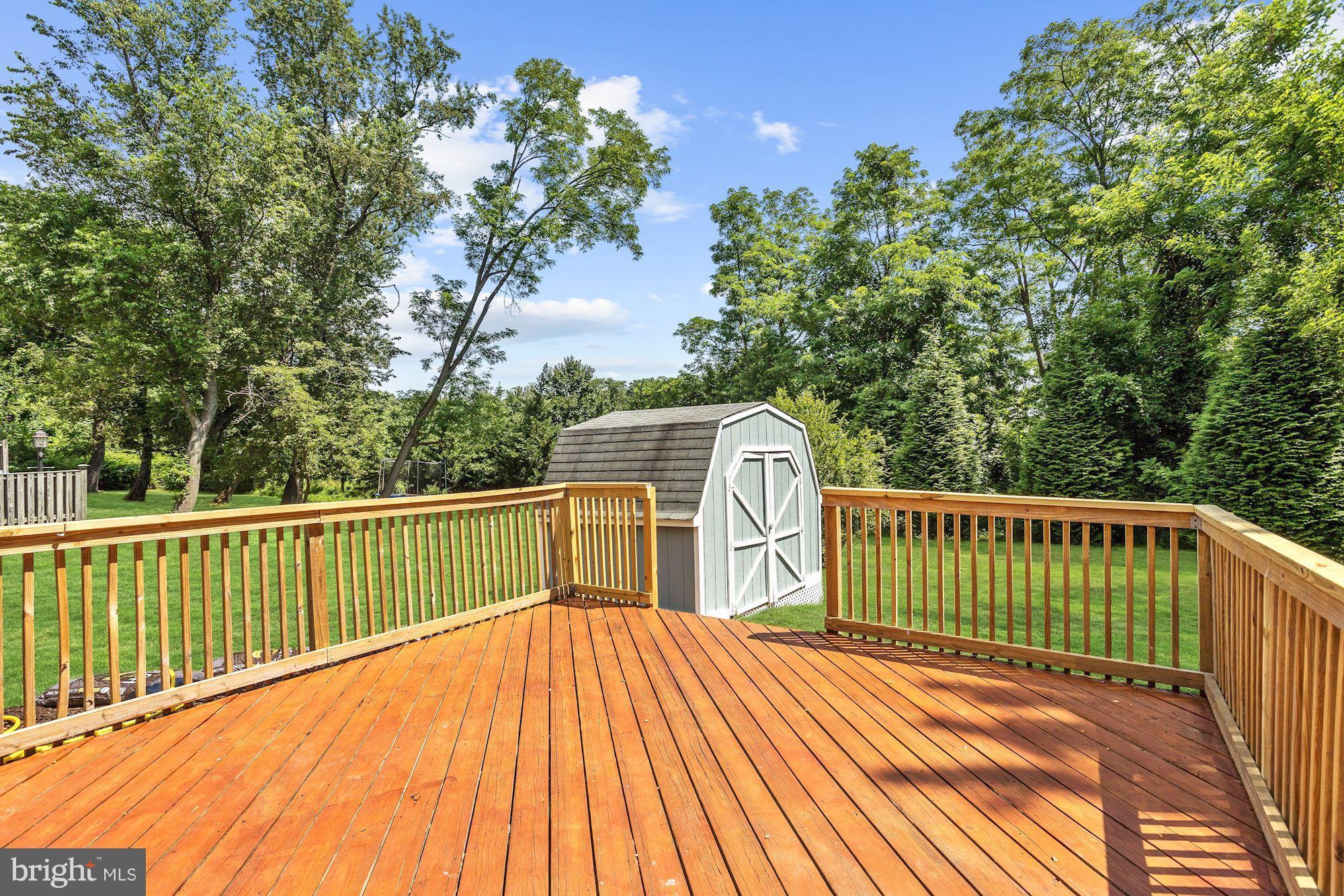 5821 Humblebee Road Columbia, MD 21045 - Photo 26 of 30 Deck