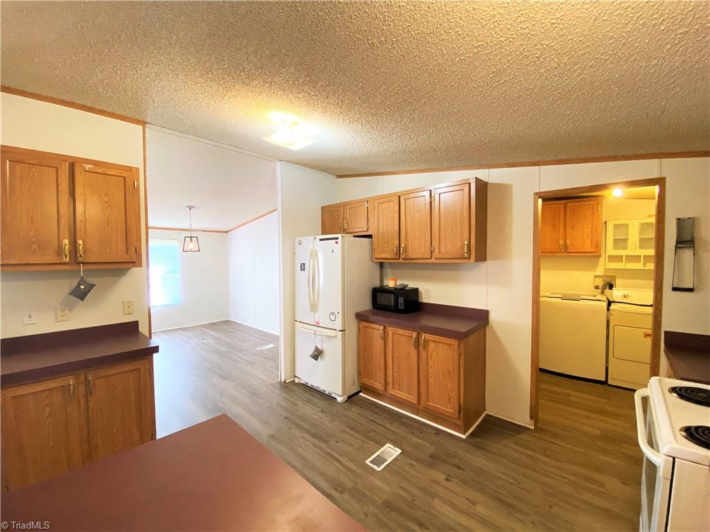 275 Reginald Road Mayodan, NC 27027 - Photo 11 of 43 Another view of kitchen