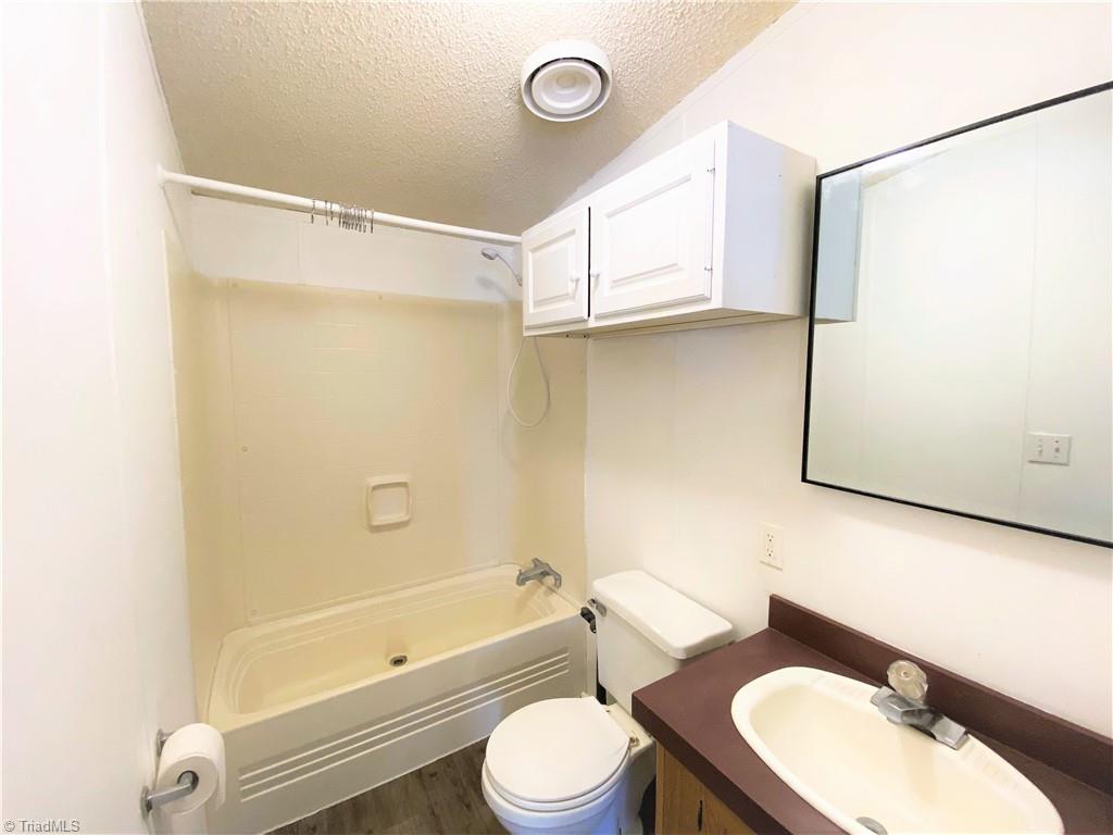 275 Reginald Road Mayodan, NC 27027 - Photo 22 of 43 2nd full bath