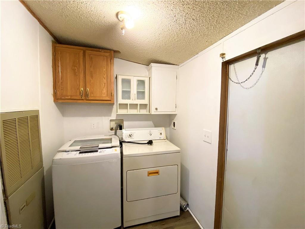 275 Reginald Road Mayodan, NC 27027 - Photo 26 of 43 Laundry room