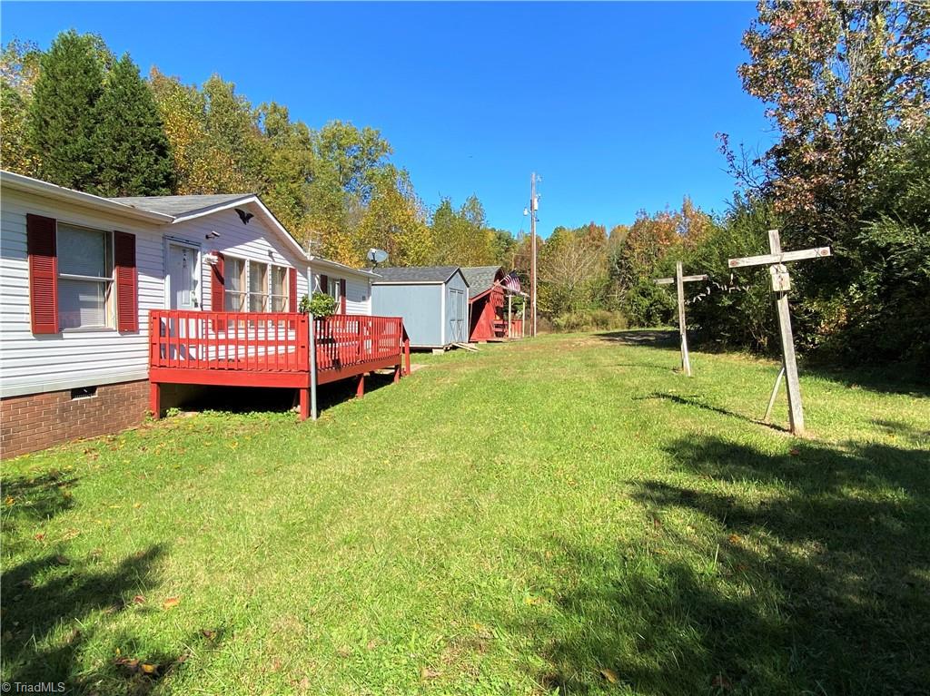 275 Reginald Road Mayodan, NC 27027 - Photo 30 of 43 Another view front yard