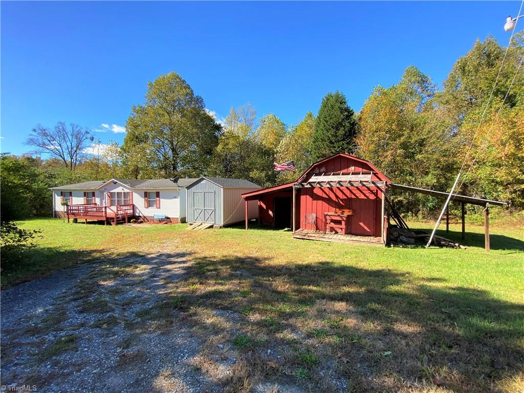 275 Reginald Road Mayodan, NC 27027 - Photo 31 of 43 Front view from driveway