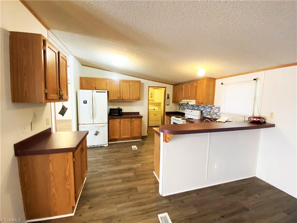 275 Reginald Road Mayodan, NC 27027 - Photo 9 of 43 Kitchen