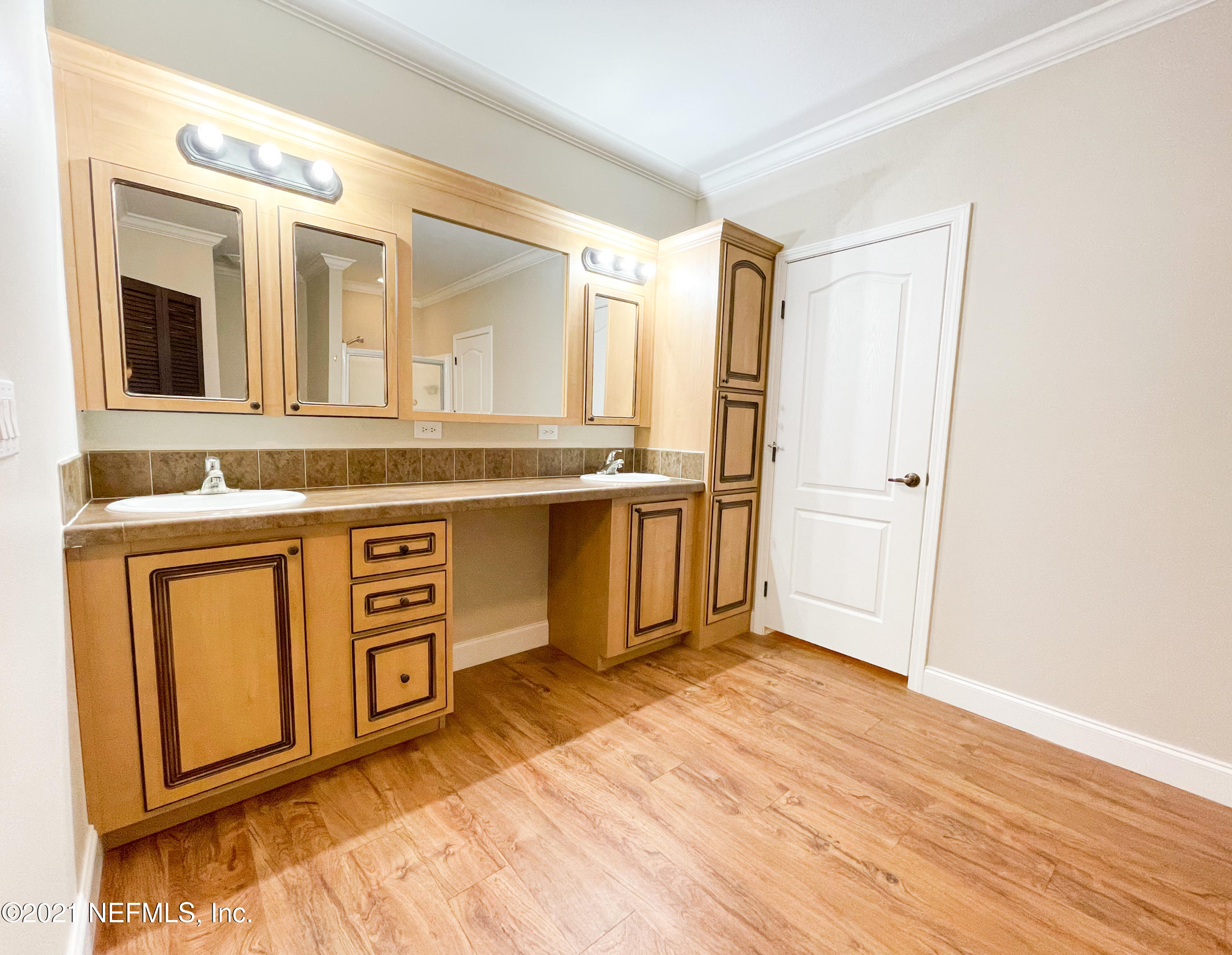 75041 Newell Road Yulee, FL 32097 - Photo 16 of 26 Master Bathroom