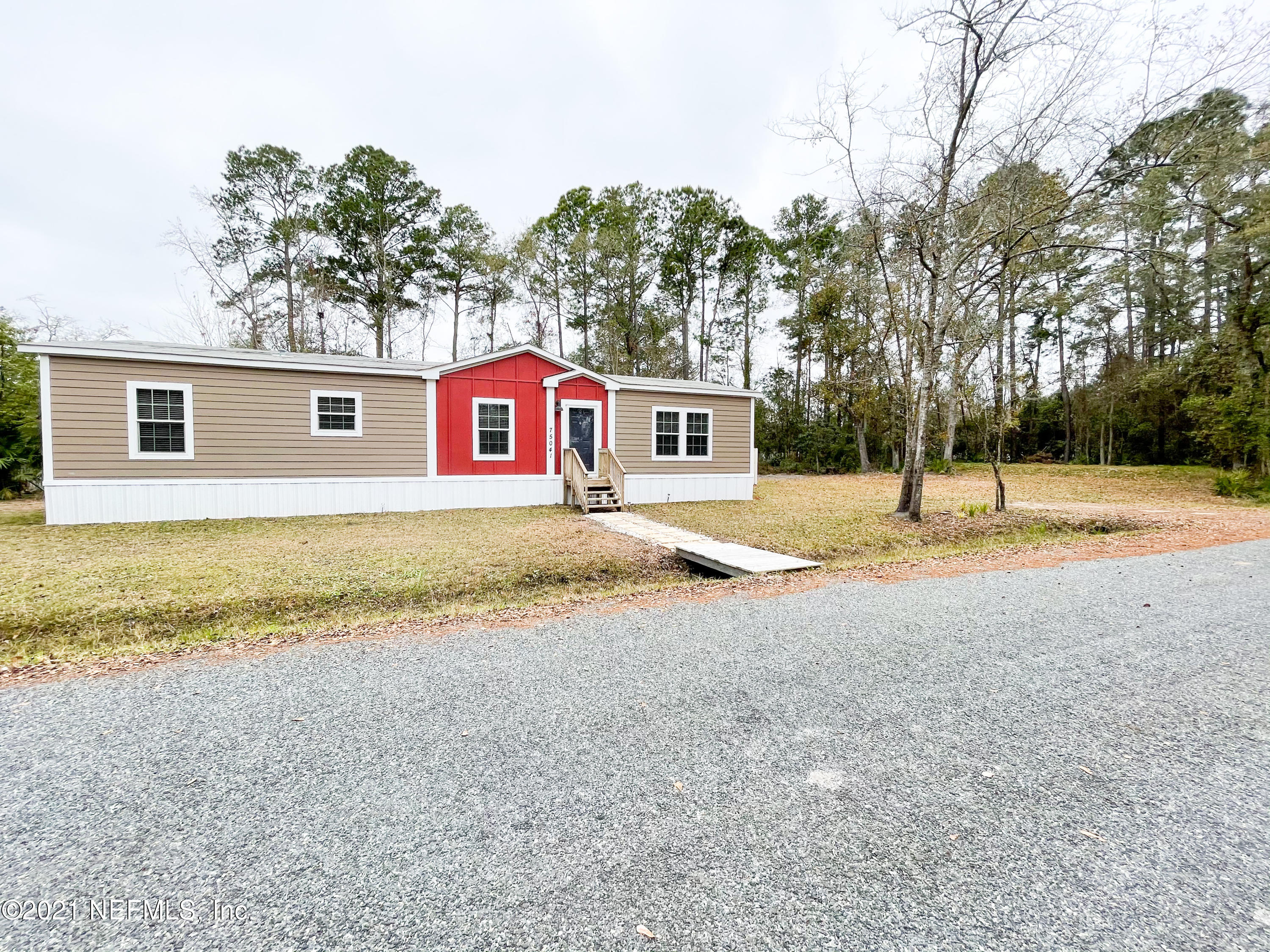 75041 Newell Road Yulee, FL 32097 - Photo 2 of 26 Outside Yard View