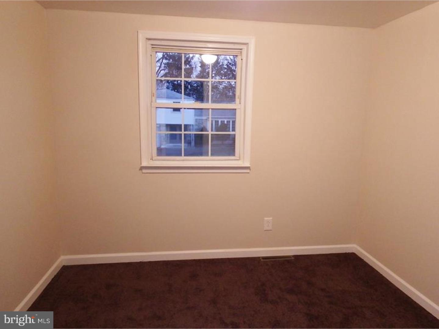 9736 Chapel Road Philadelphia, PA 19115 - Photo 12 of 17