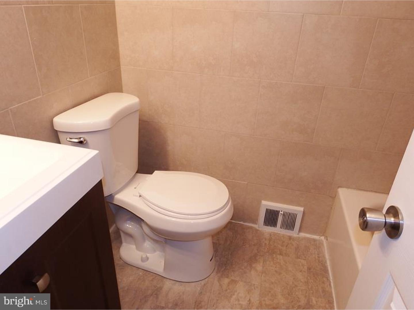 9736 Chapel Road Philadelphia, PA 19115 - Photo 13 of 17