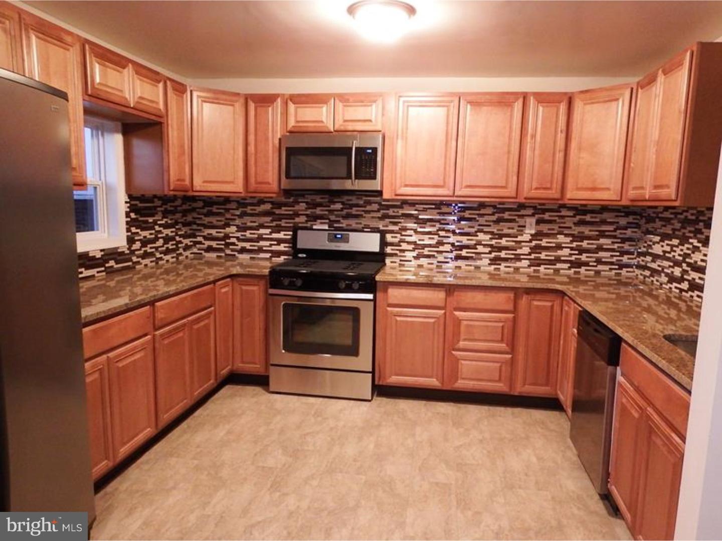 9736 Chapel Road Philadelphia, PA 19115 - Photo 5 of 17