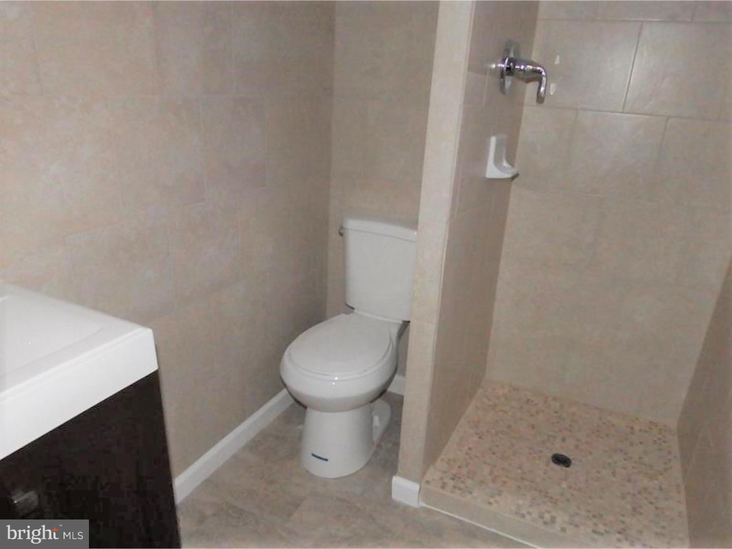 9736 Chapel Road Philadelphia, PA 19115 - Photo 10 of 17