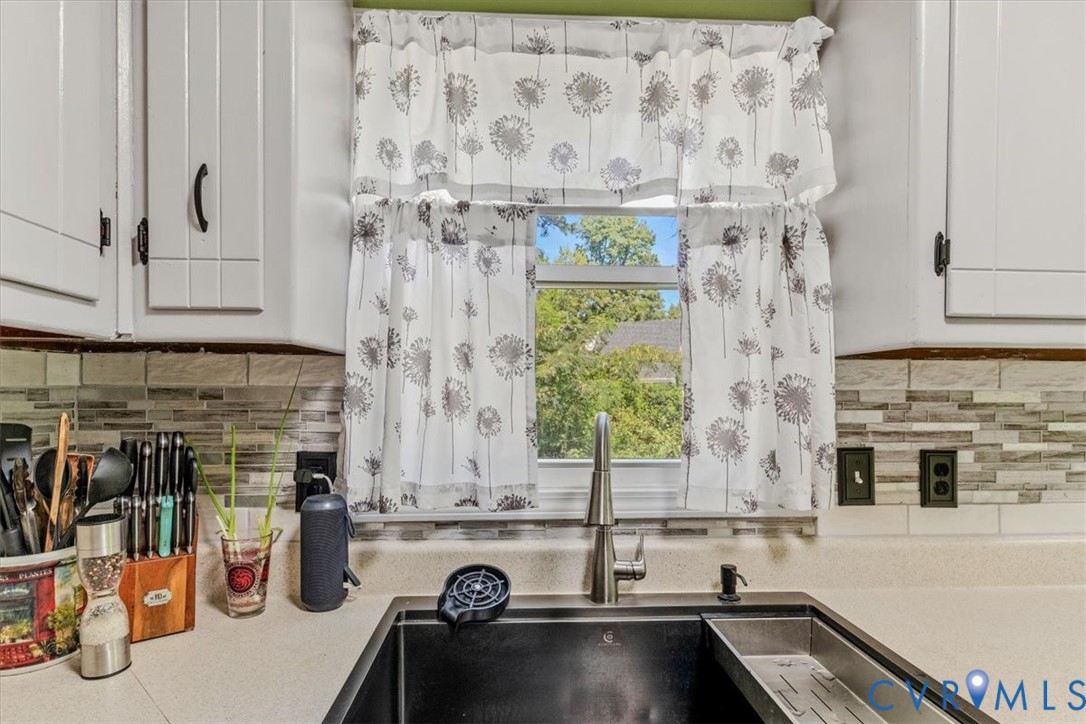 15806 Roland View Drive Chester, VA 23831 - Photo 8 of 34