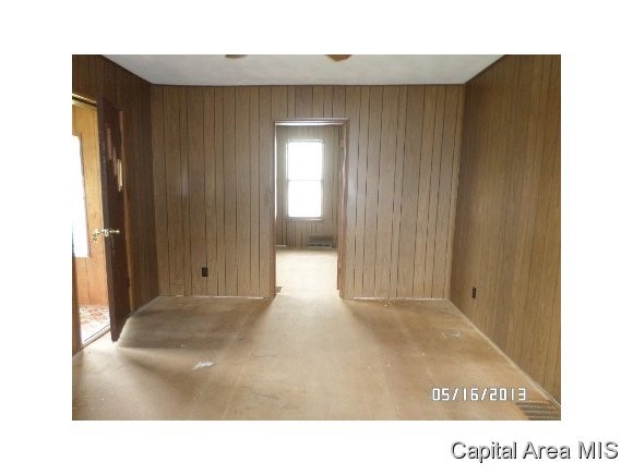 1374 North Oakland Avenue Decatur, IL 62526 - Photo 3 of 10 Gallery Image 3