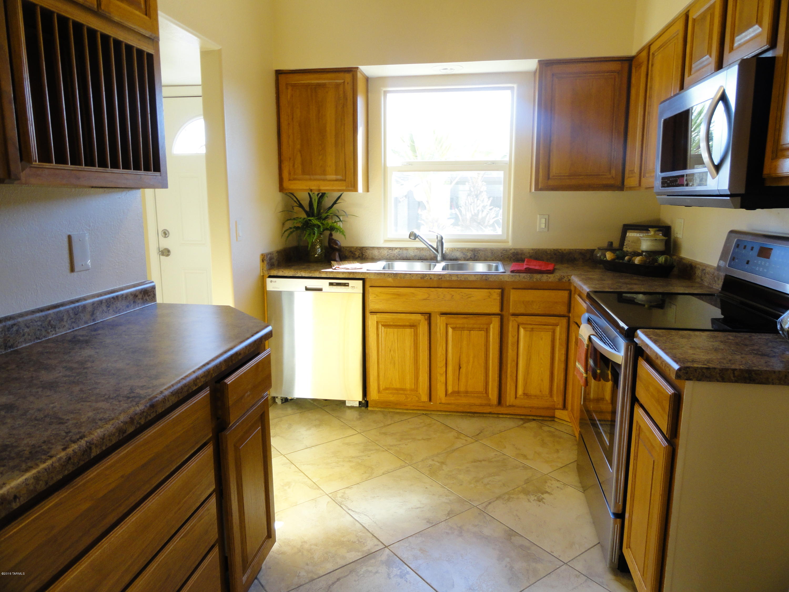 956 South Pantano Road Tucson, AZ 85710 - Photo 3 of 14 Gallery Image 3
