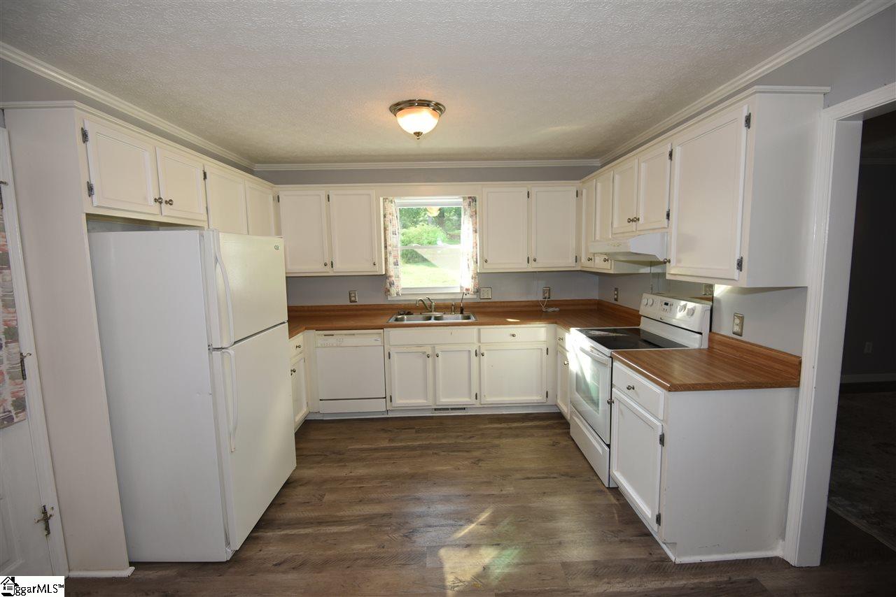 233 Motor Boat Club Road Greenville, SC 29611 - Photo 13 of 31 Gallery Image 13
