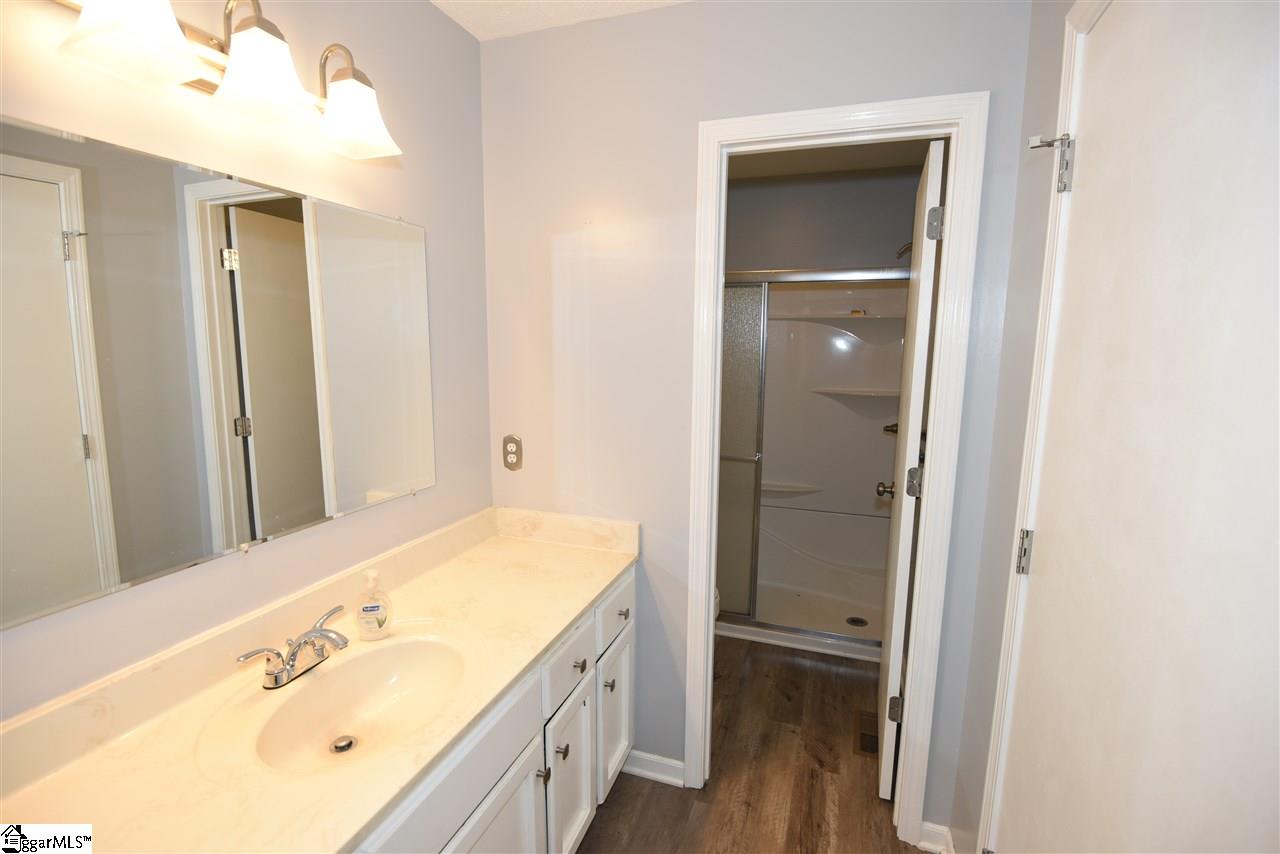 233 Motor Boat Club Road Greenville, SC 29611 - Photo 20 of 31 Gallery Image 20