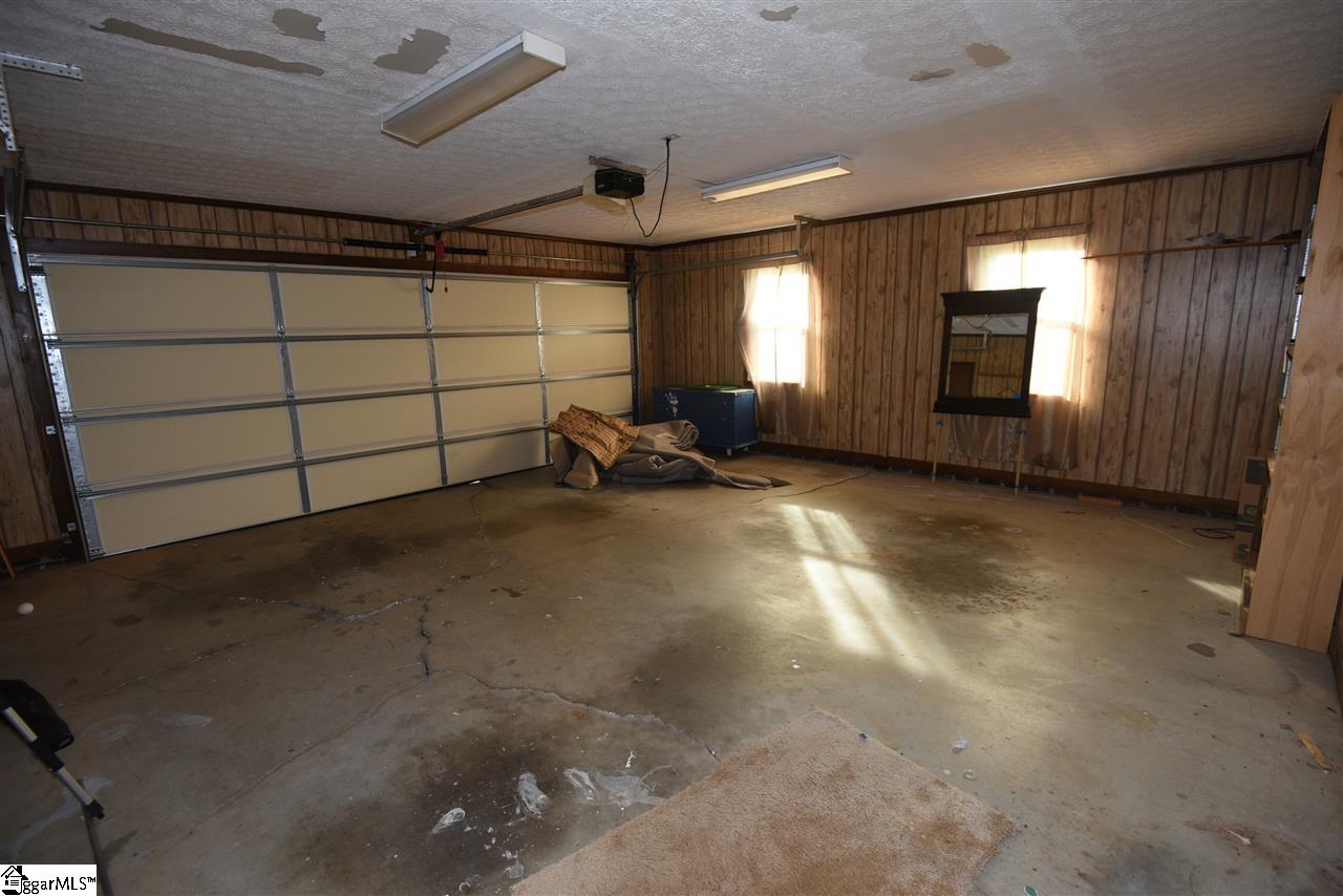 233 Motor Boat Club Road Greenville, SC 29611 - Photo 26 of 31 Gallery Image 26