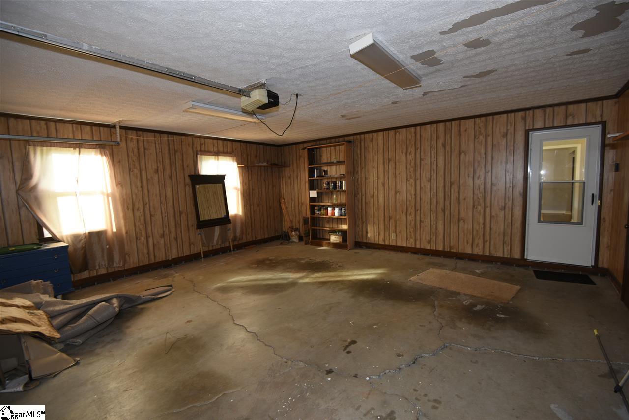 233 Motor Boat Club Road Greenville, SC 29611 - Photo 27 of 31 Gallery Image 27
