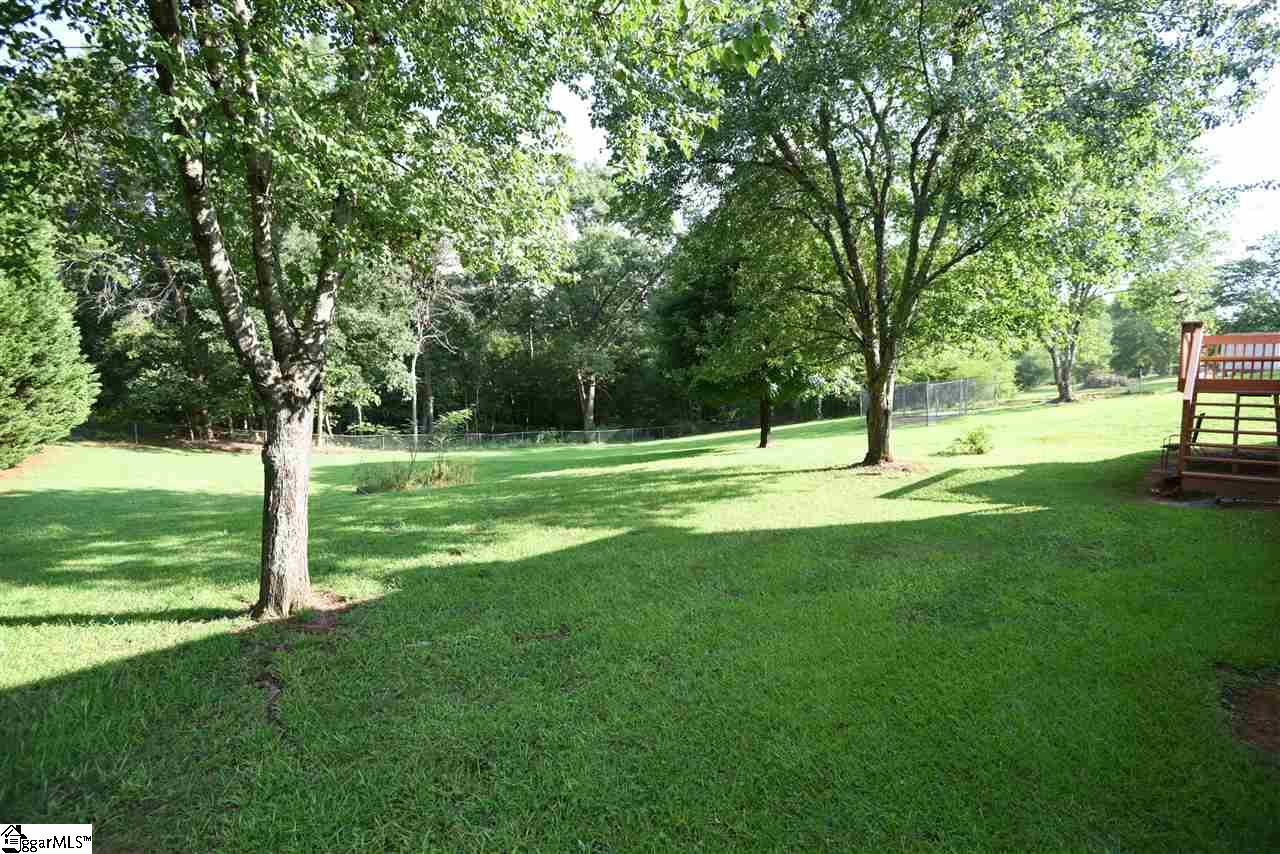 233 Motor Boat Club Road Greenville, SC 29611 - Photo 4 of 31 Gallery Image 4