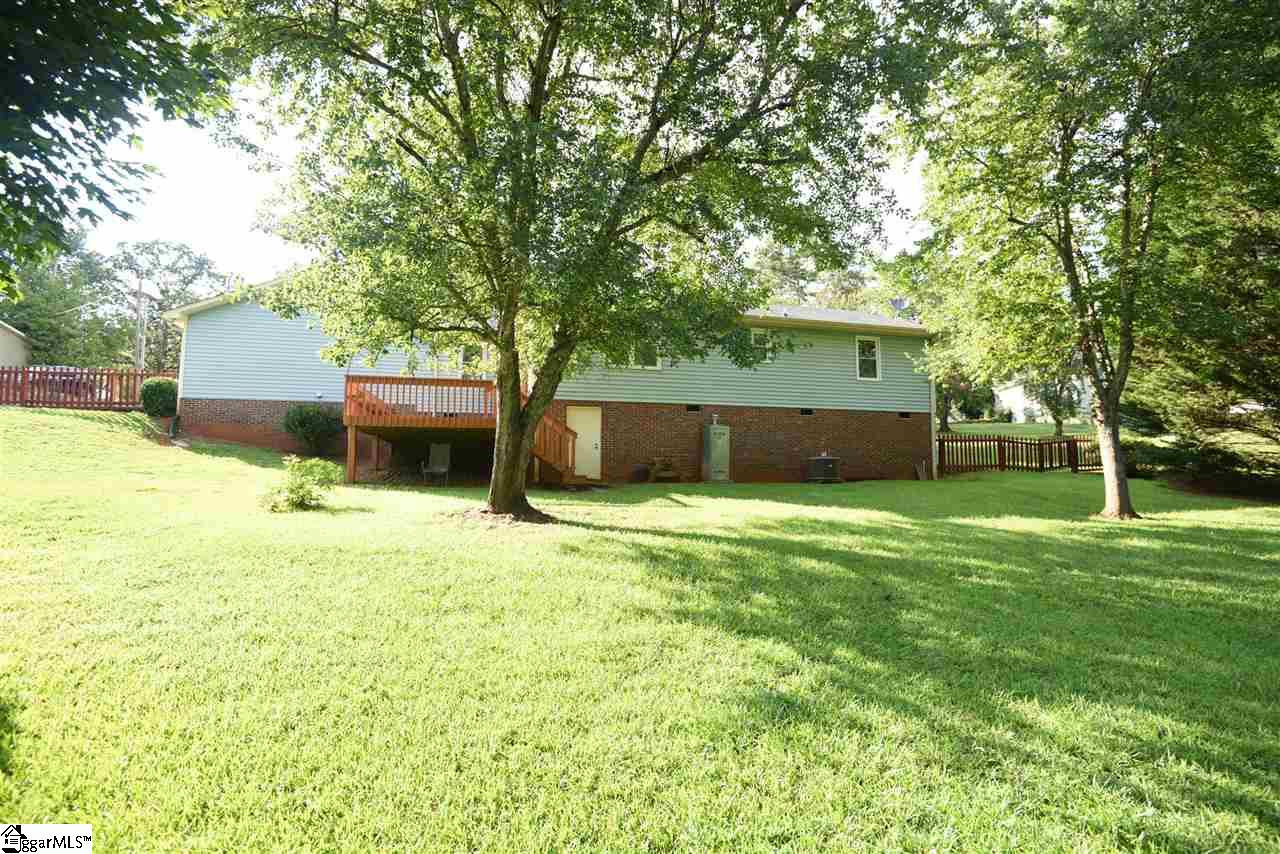 233 Motor Boat Club Road Greenville, SC 29611 - Photo 5 of 31 Gallery Image 5