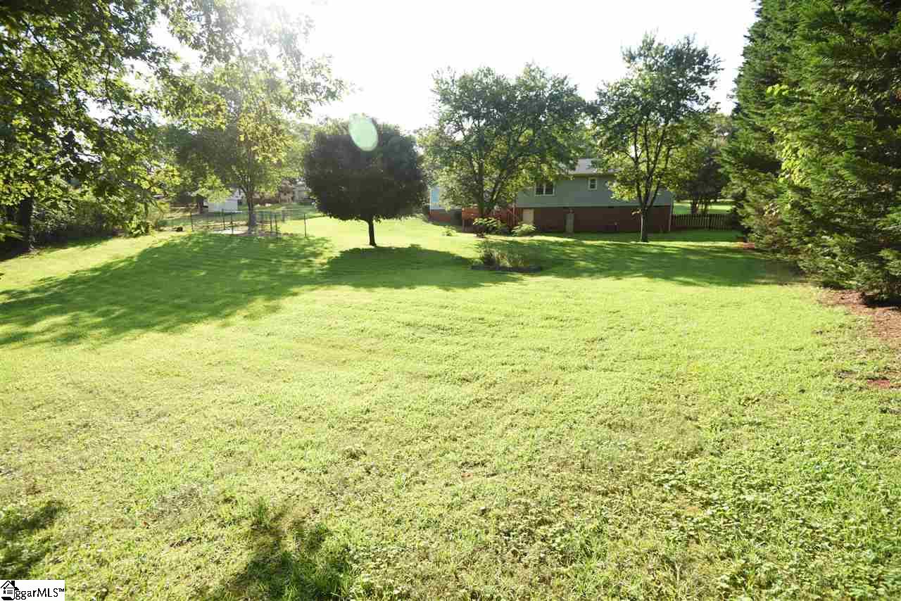 233 Motor Boat Club Road Greenville, SC 29611 - Photo 7 of 31 Gallery Image 7