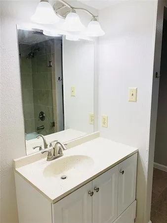 $2,100 | 5200 Martel Avenue, Unit 38A, Dallas, TX 75206