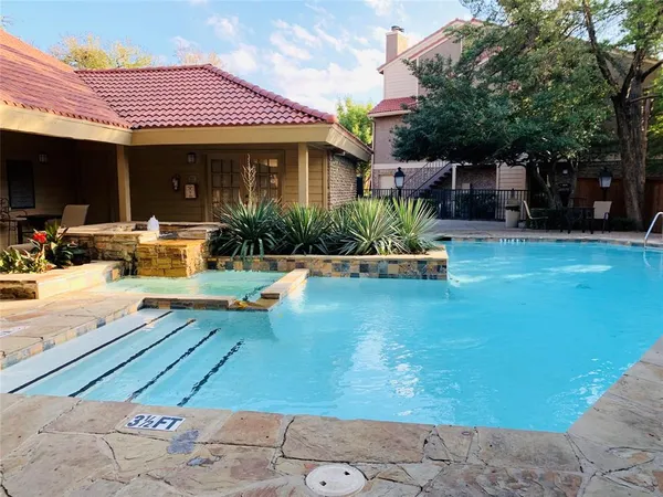 $2,100 | 5200 Martel Avenue, Unit 38A, Dallas, TX 75206