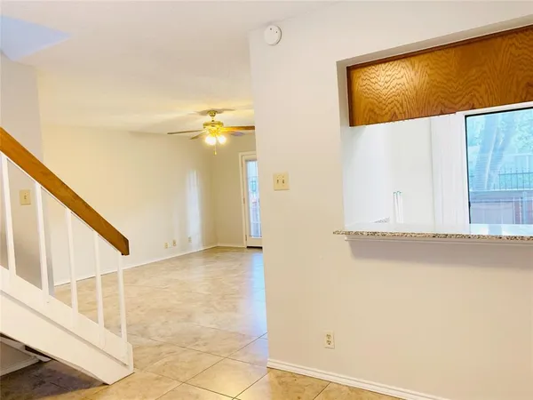 $2,100 | 5200 Martel Avenue, Unit 38A, Dallas, TX 75206