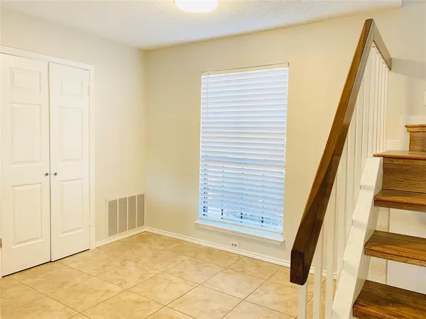 $2,100 | 5200 Martel Avenue, Unit 38A, Dallas, TX 75206