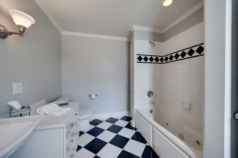 $2,850,000 | 6111 Hickory Valley Road, Nashville, TN 37205