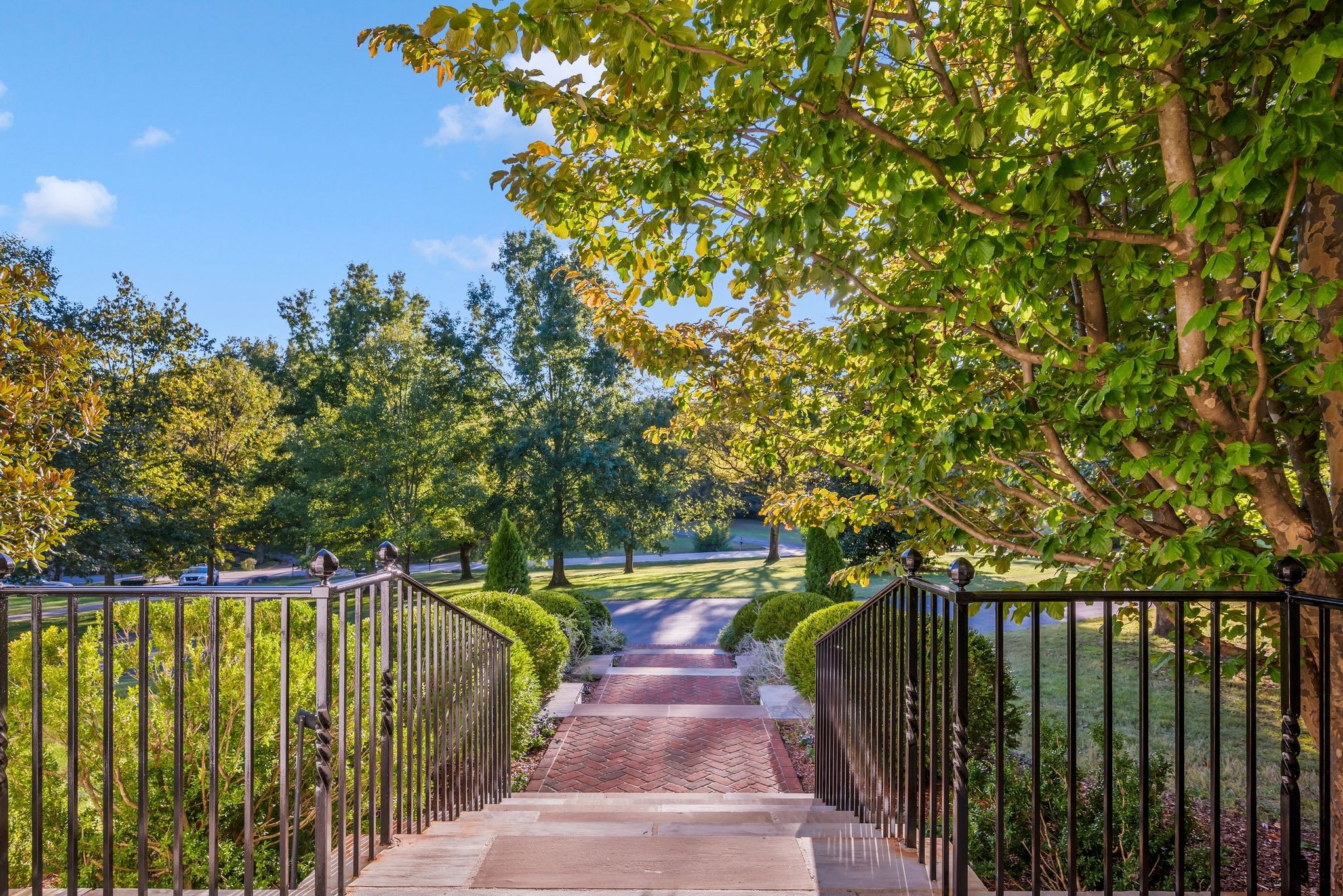 6111 Hickory Valley Road Nashville, TN 37205 - Photo 5 of 88