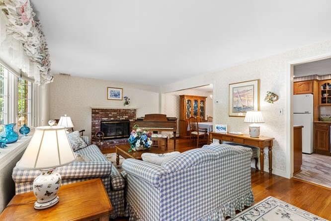 22 Marrett Road Burlington, MA 01803 - Photo 4 of 34
