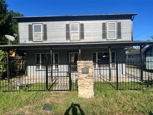 $1,995 | 5604 Chapman Street, Houston, TX 77009