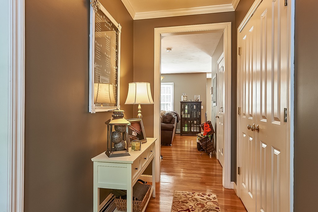 175 Samuel Drive Northbridge, MA 01588 - Photo 4 of 29 Gallery Image 4