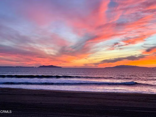 $599,000 | 2955 Harbor Boulevard, Oxnard, CA 93035